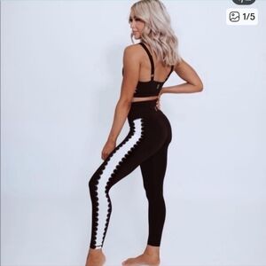 Cara Loren High-Waist Black Leggings with White Side Panel 00007